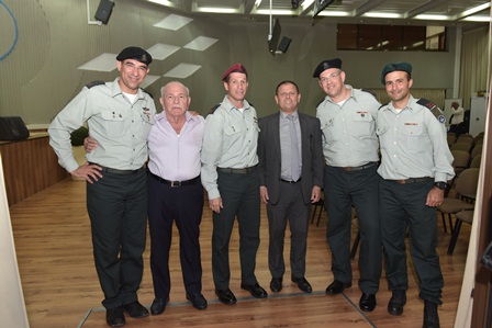 מימין לשמאל : תא"ל נעם שער, תא"ל רמי מלאכי, ח"כ איתן כבל, אלוף נדב פדן, אלוף (מיל') שלמה ענבר, תא"ל נתי כהן.